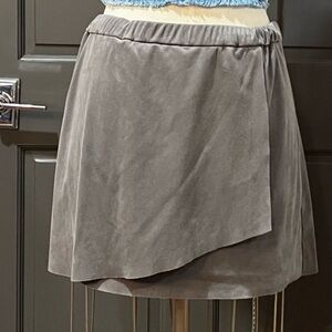 Kensie Gray Vegan Suede Mini Skirt